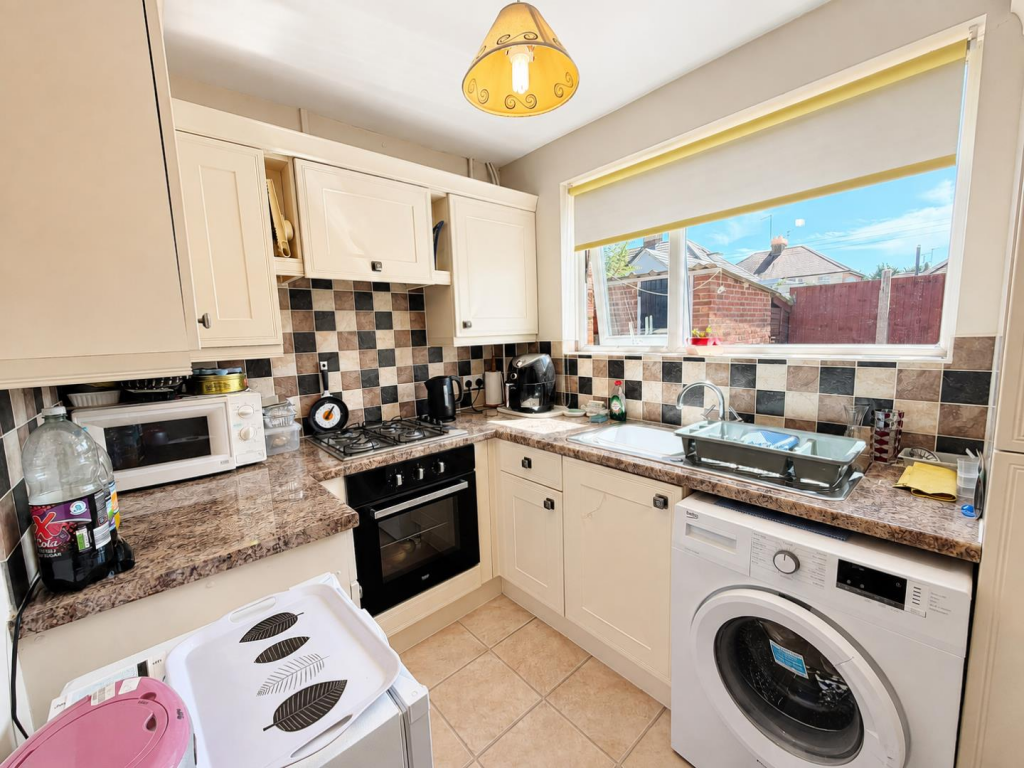Yelvertoft Road, Kingsthorpe, Northampton NN2 photo 4