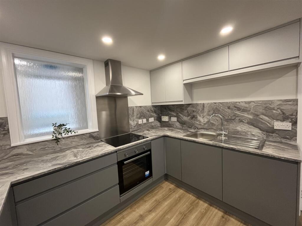 Apartment in Perth, Upper Craigie - View 2