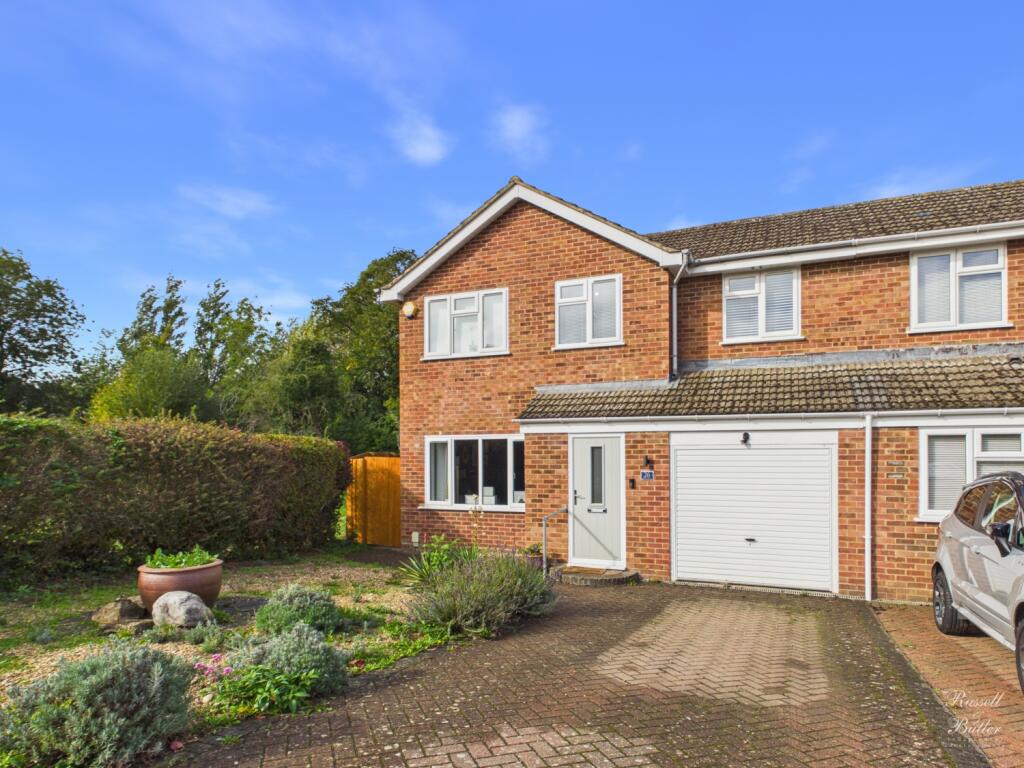 Main image of property: Hare Close, Buckingham, Buckinghamshire, MK18