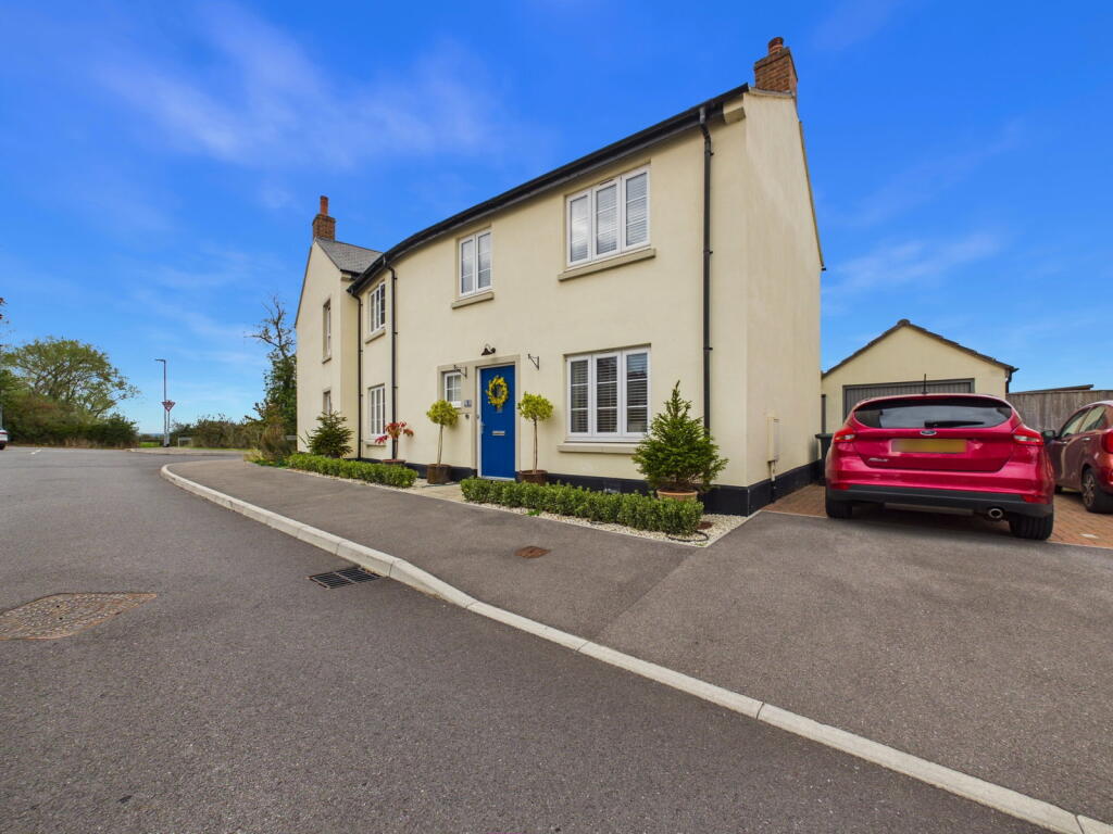 Main image of property: Stoke Meadow, Calne, SN11 0FU