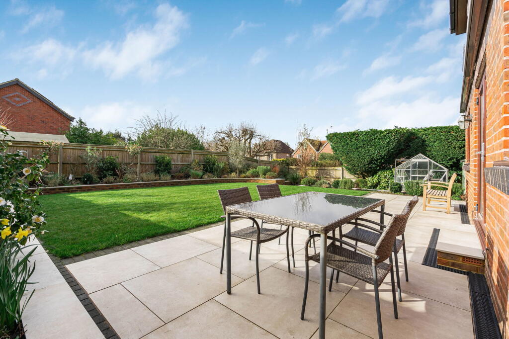 Pondtail Close, Horsham, West Sussex. - View 6