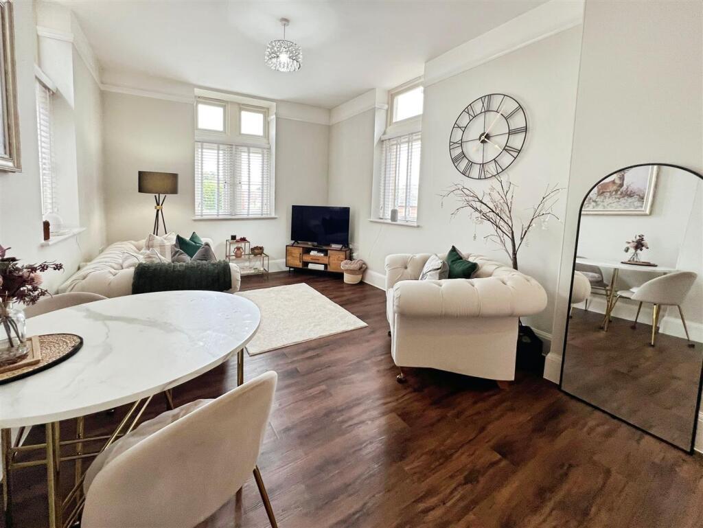 Apartment in Shrewsbury, Redwood Park, Shelton - View 5
