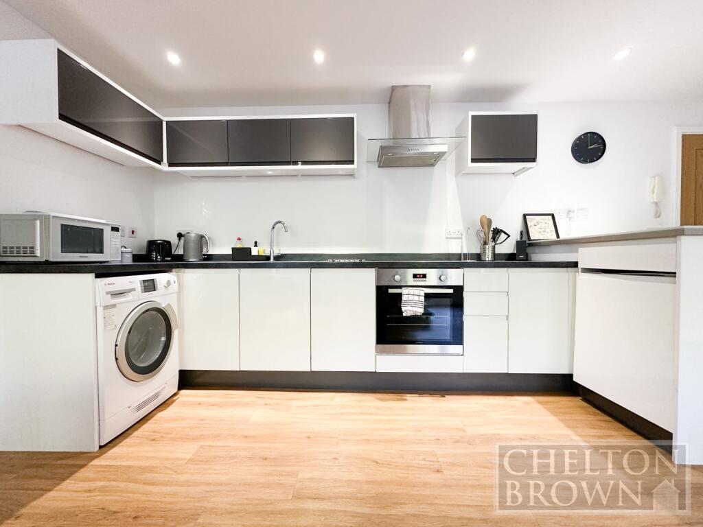 Apartment in Northampton, Cliftonville - View 3