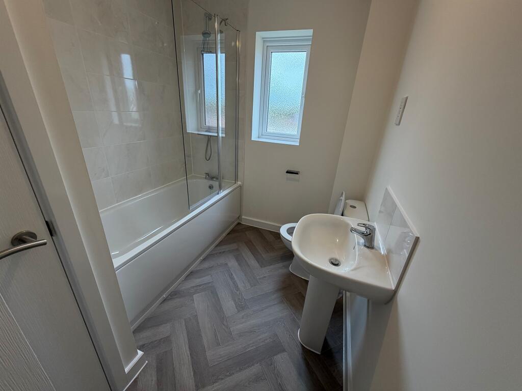 House in Taunton - View 5
