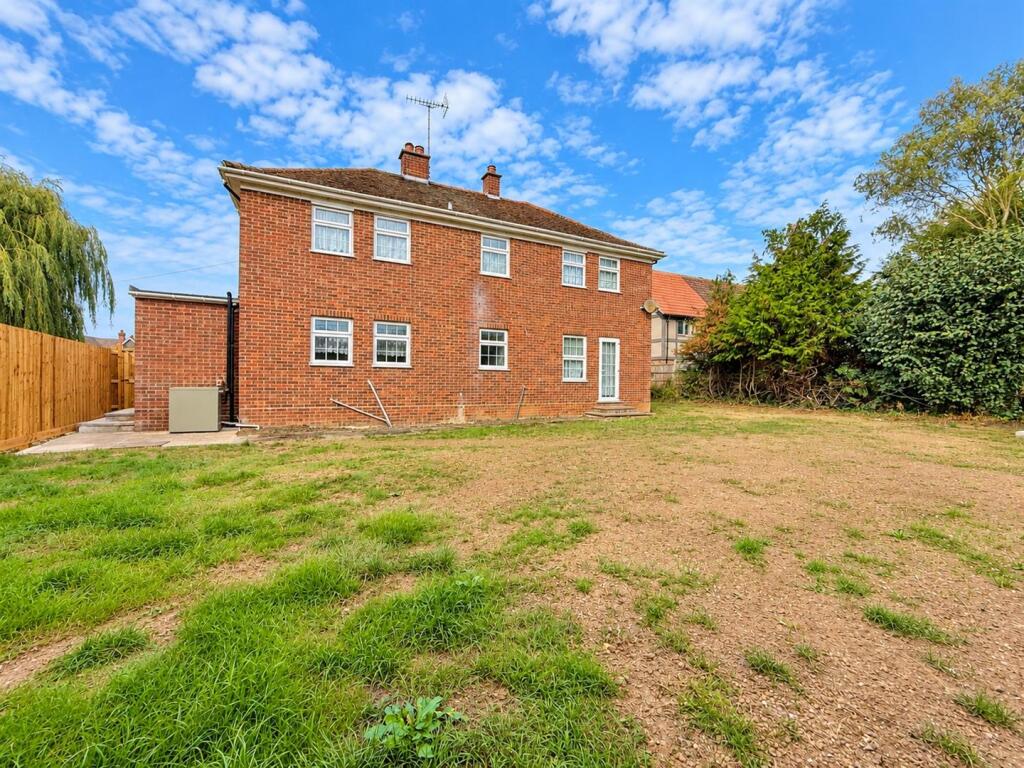 Station Road, Hatfield Peverel, Chelmsford photo 3