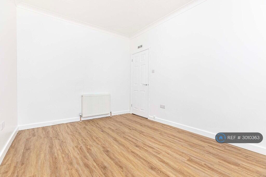 Apartment in Southampton - More