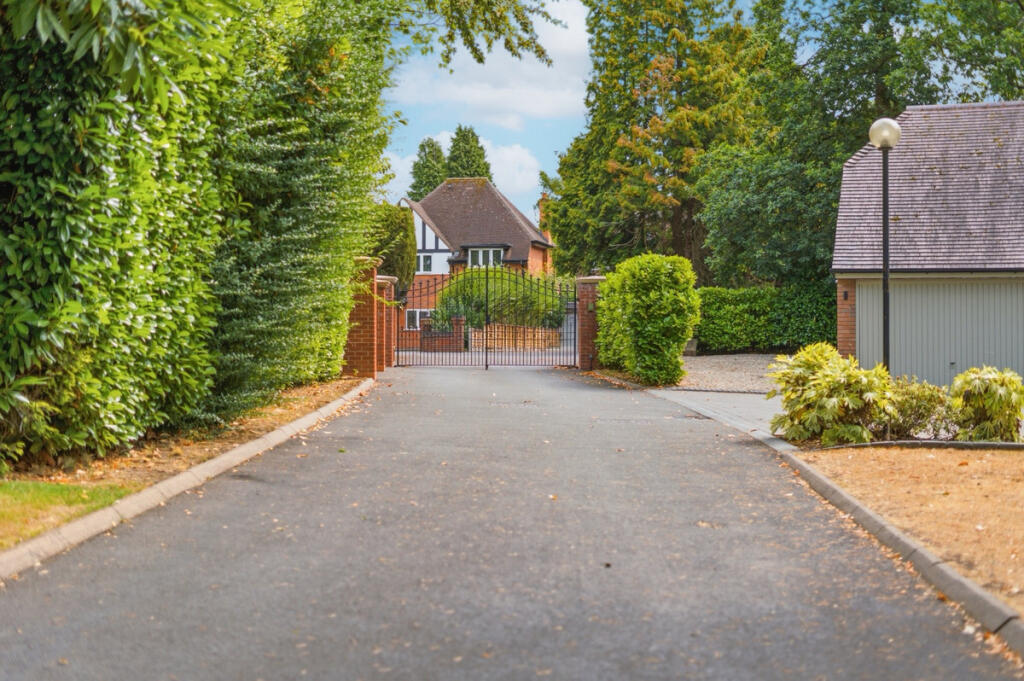 House in Lichfield, Shenstone - More