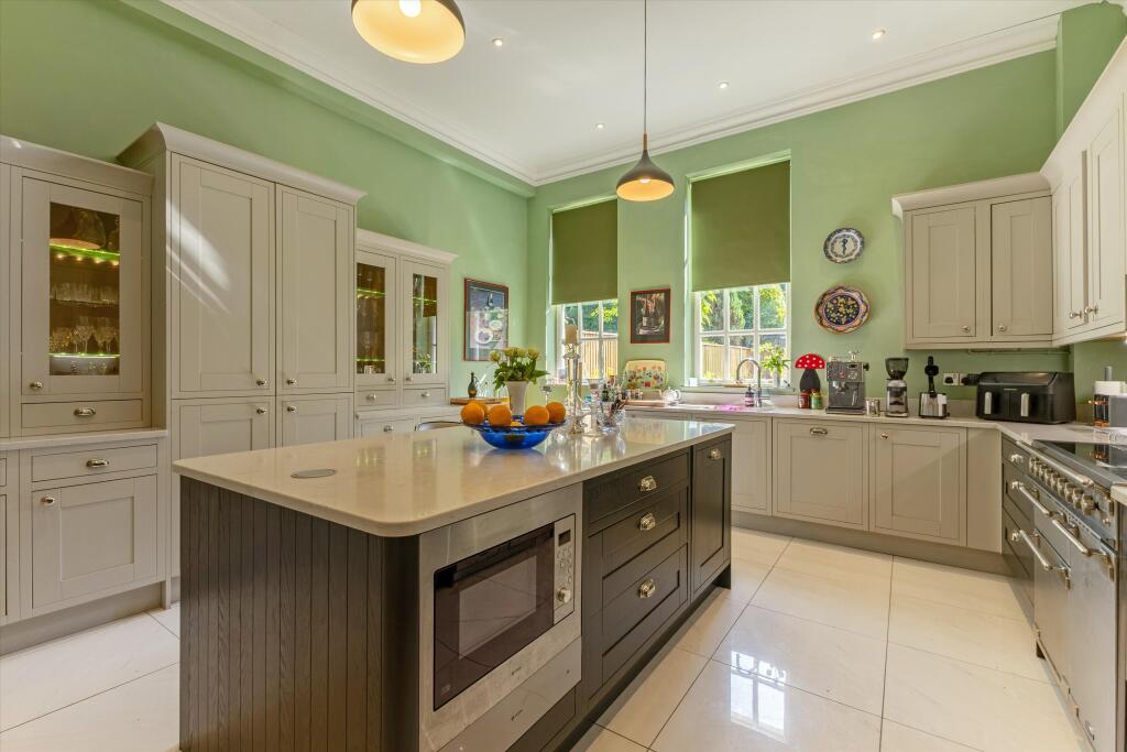 House in East Hampshire, East Meon - View 4