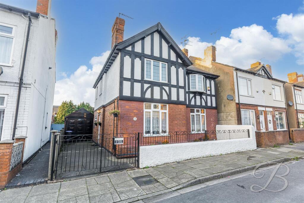 3-bed detached on Russell Street, Sutton-In-Ashfield, £240,000