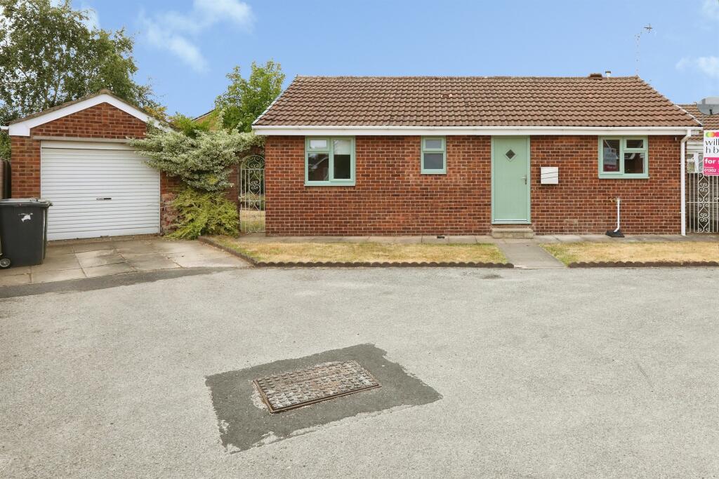 Main image of property: Beechwood Close, Edenthorpe, Doncaster