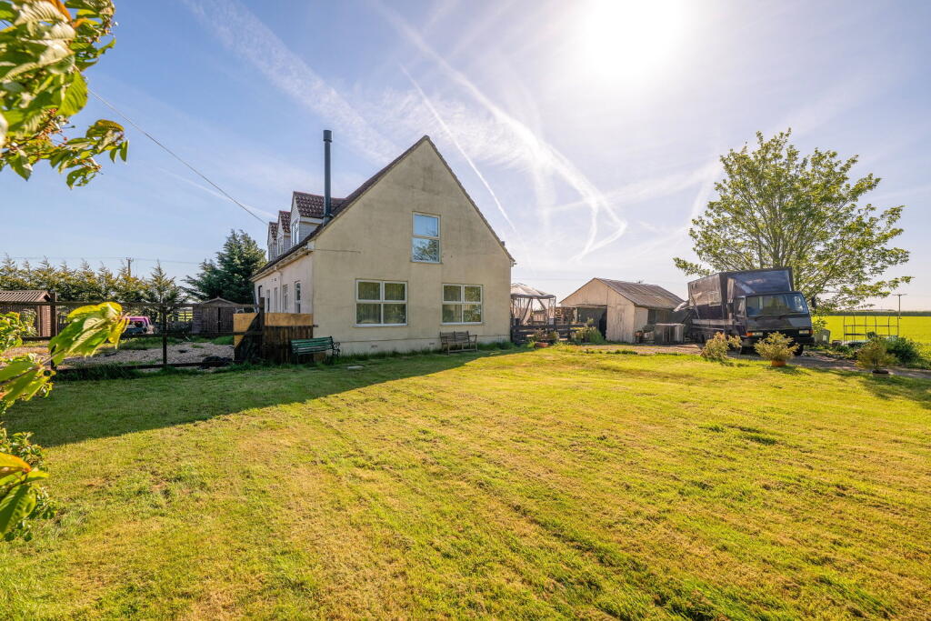 Main image of property: Sandy Bank, New York, Lincoln, LN4 4YG