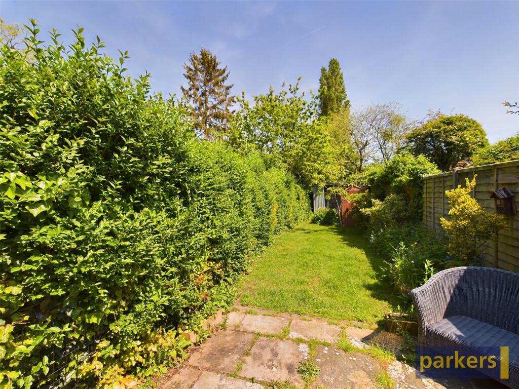 The Street, Hurst, Reading, Berkshire, RG10 photo 4