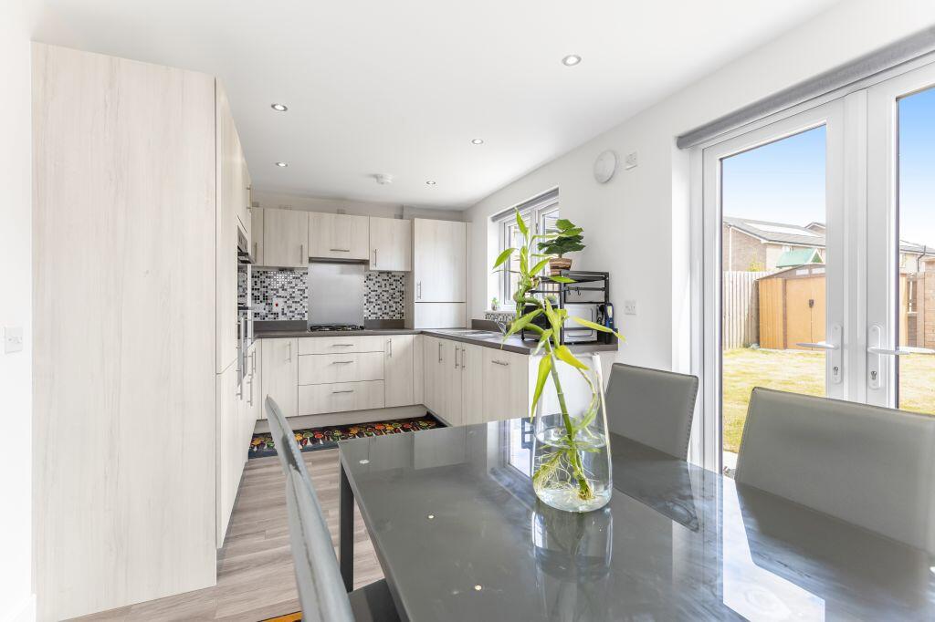 House in Edinburgh, West Craigs - View 4