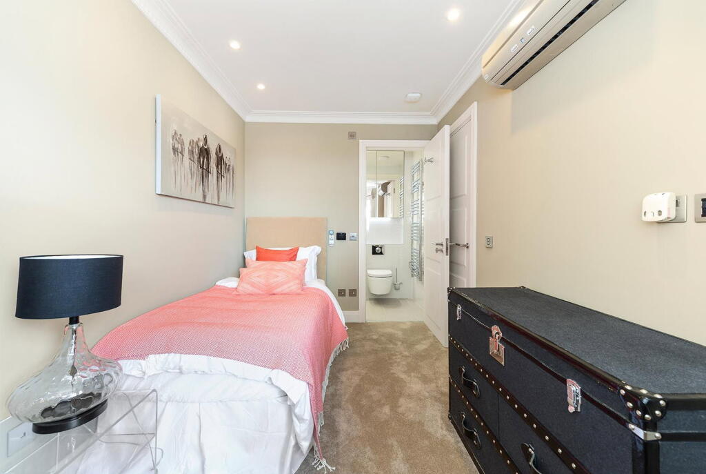 Apartment in London - View 4