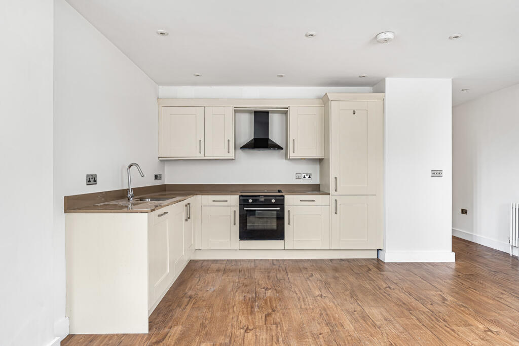 Apartment in East Hampshire, Froyle - View 4