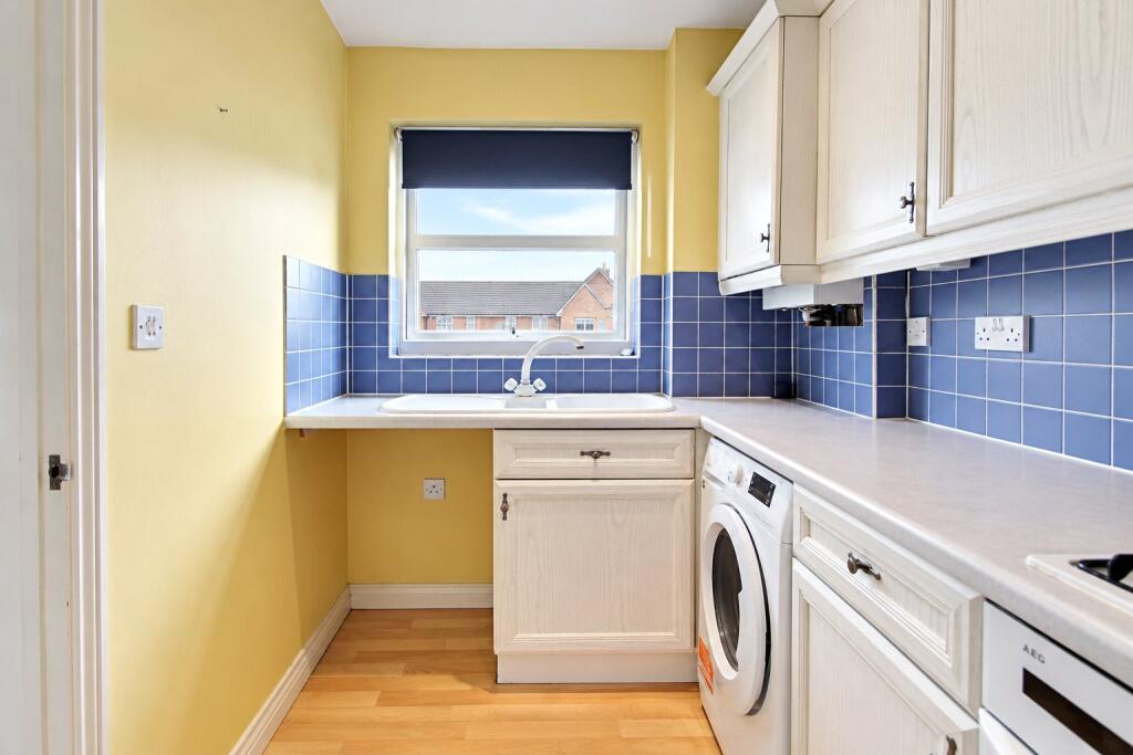 Apartment in Enfield - View 5