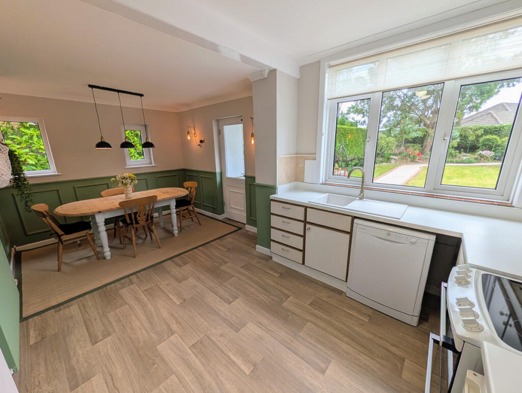 House in Ryde, Swanmore - More