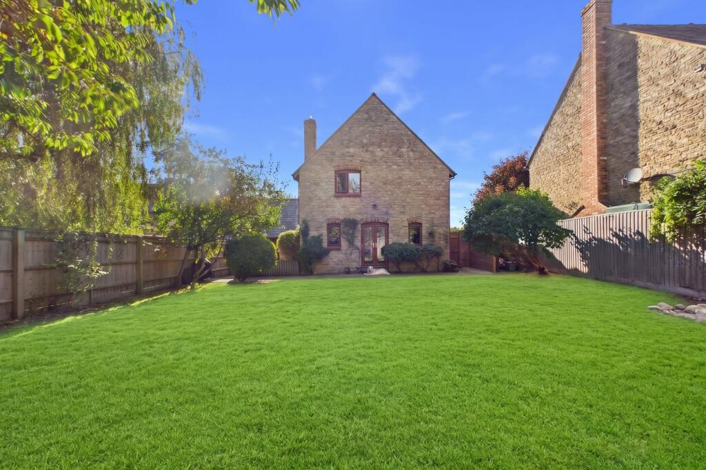 House in Milton Keynes, Radclive-cum-Chackmore - View 4