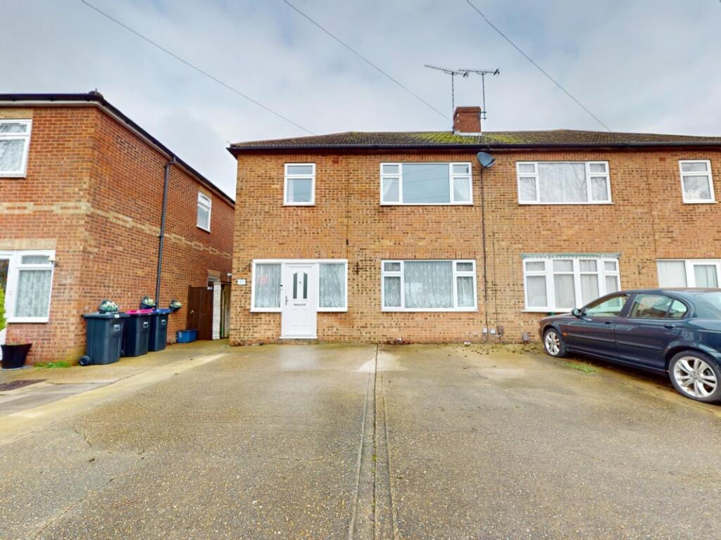 Main image of property: Newington Avenue, Southend-on-Sea, SS2