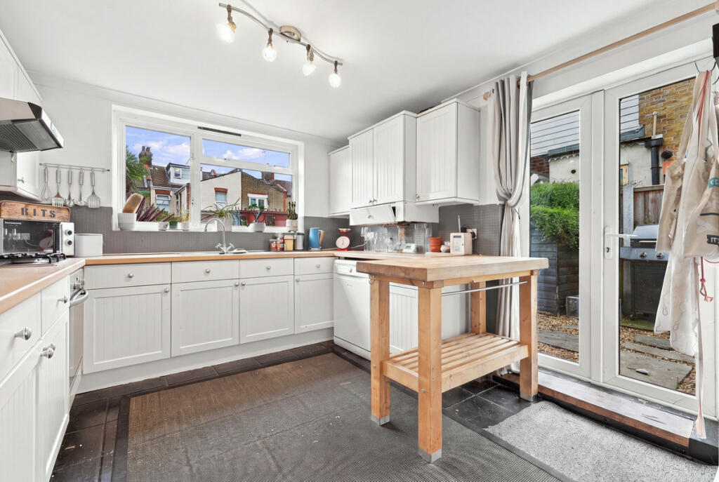 House in Southend-on-Sea, Essex - View 5