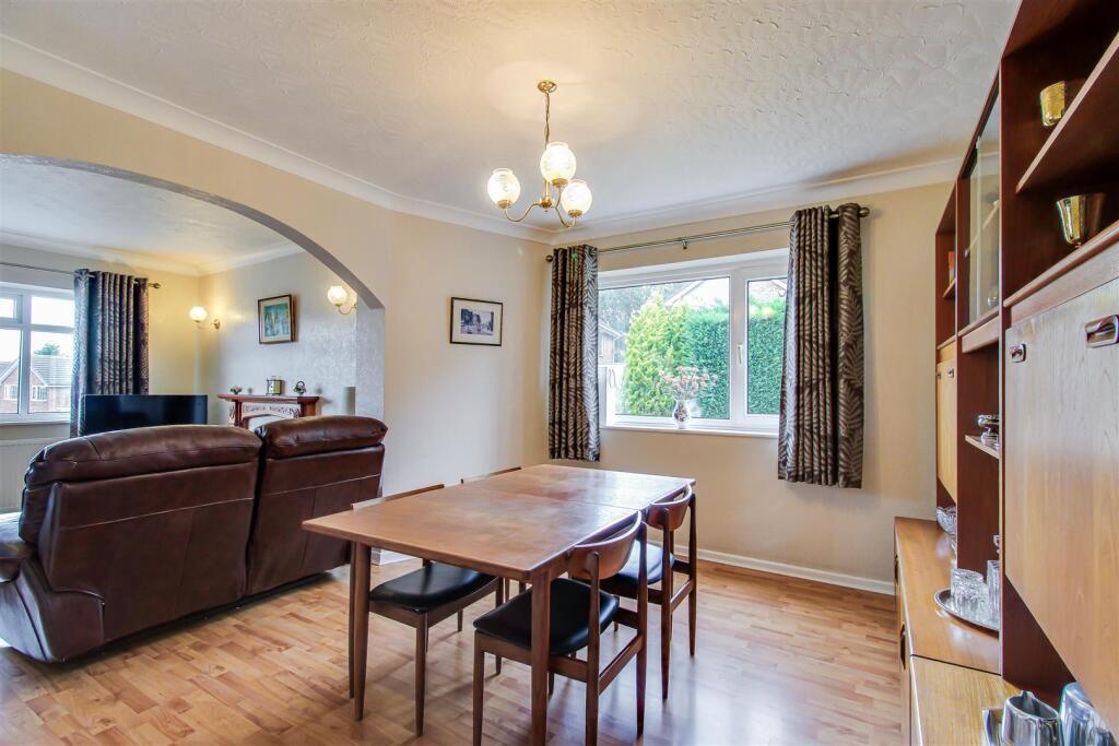 House in Wakefield - View 5