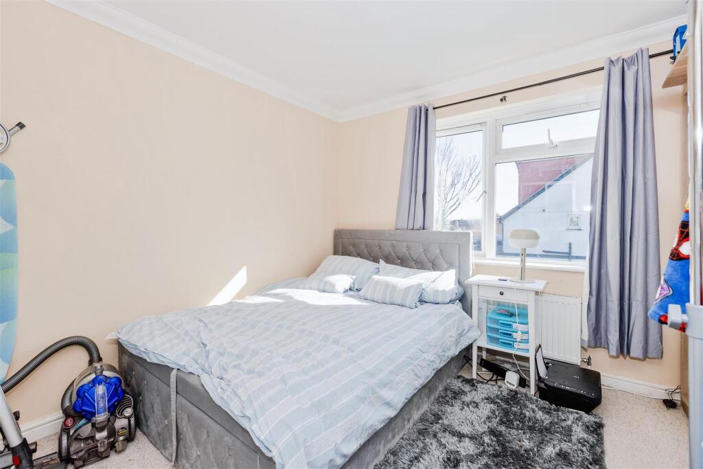 Bulkington Avenue, Worthing photo 5