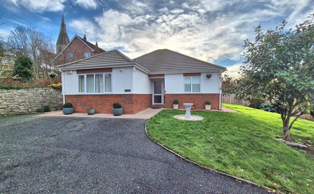 3-bed bungalow on Prior Street, Ruthin, £350,000
