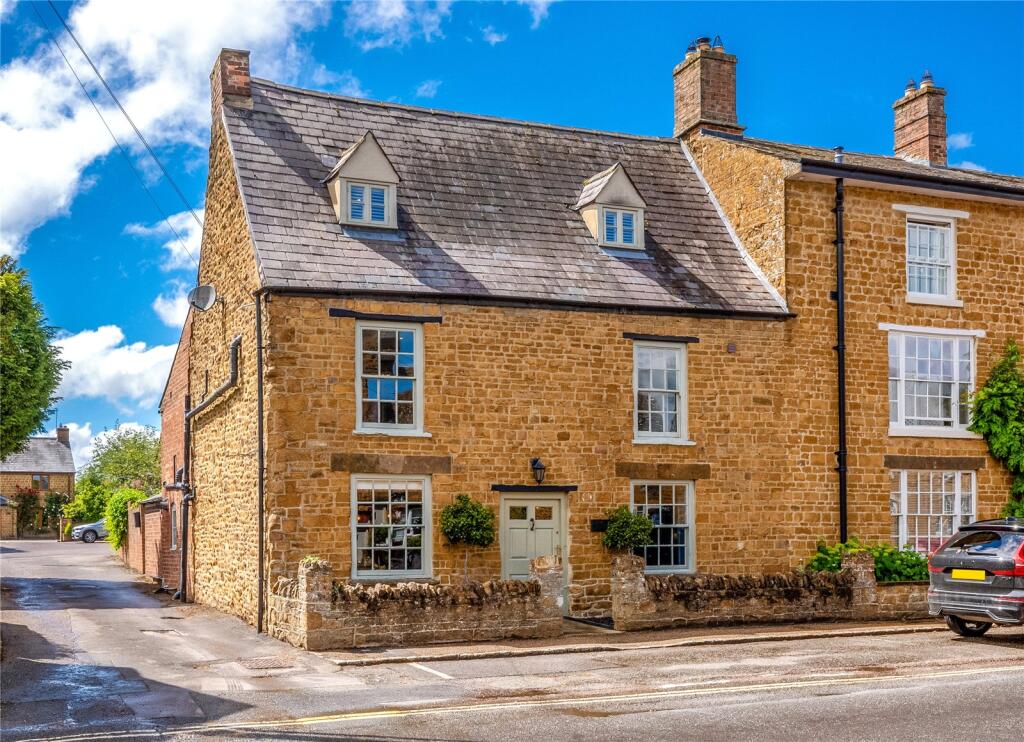 Main image of property: High Street, Deddington, Oxfordshire, OX15