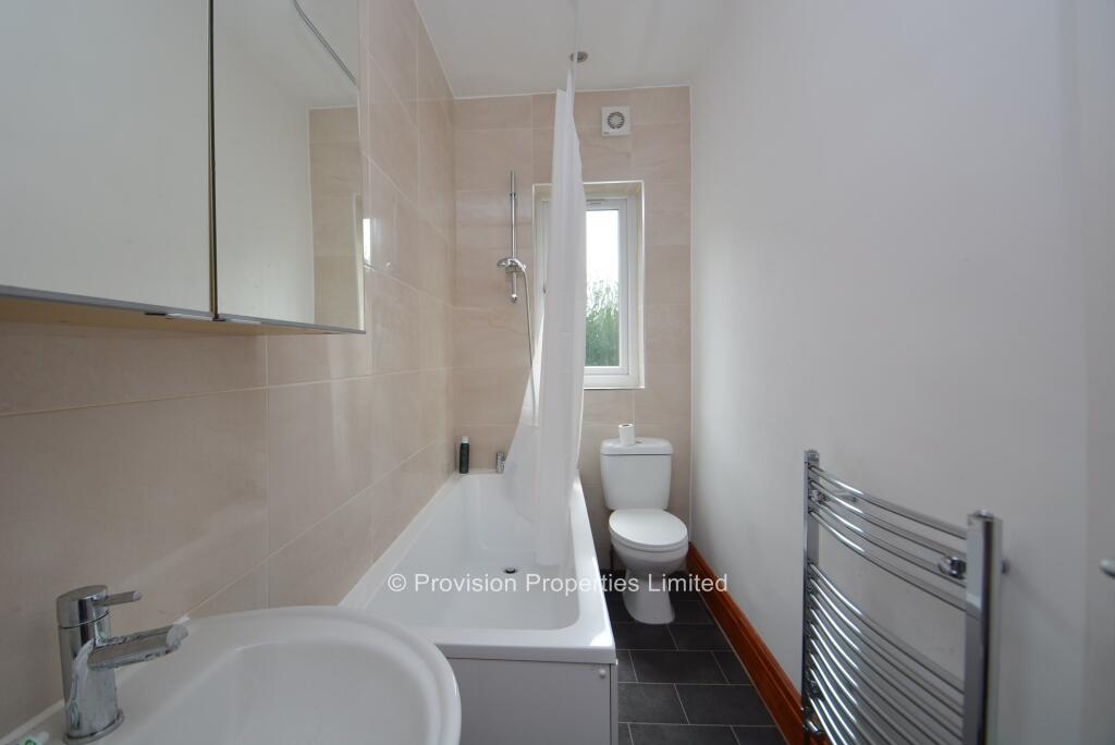 6 bedroom terraced house for rent