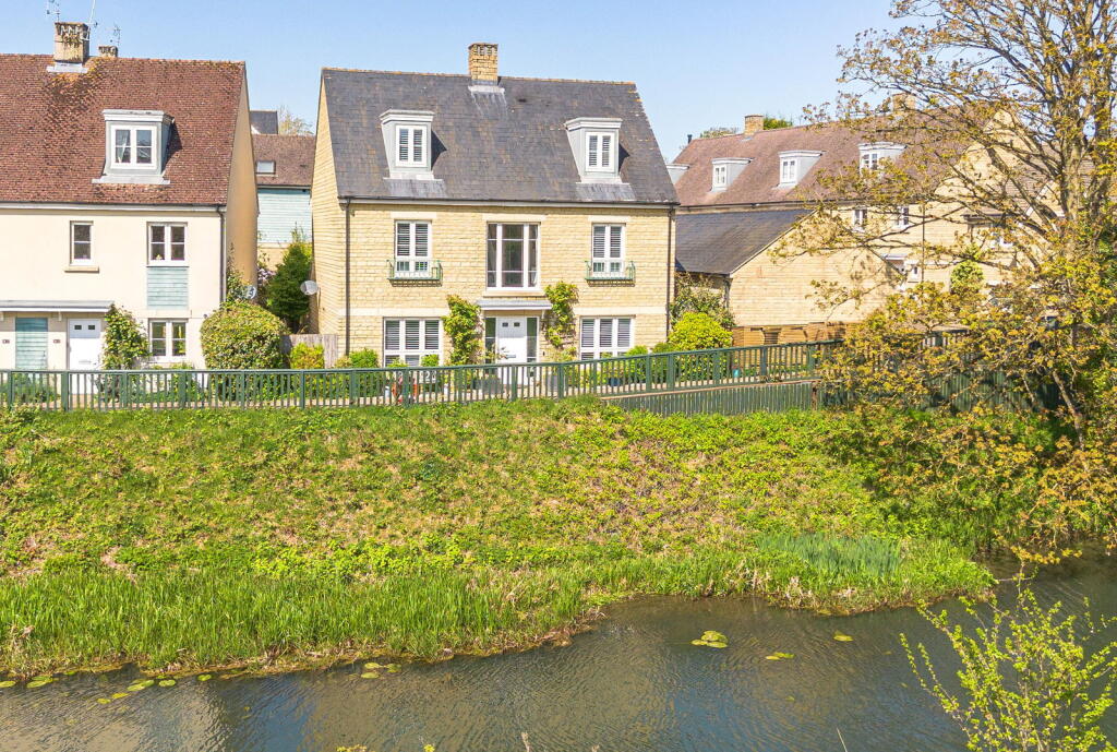 Main image of property: Hunloke Way, Malmesbury