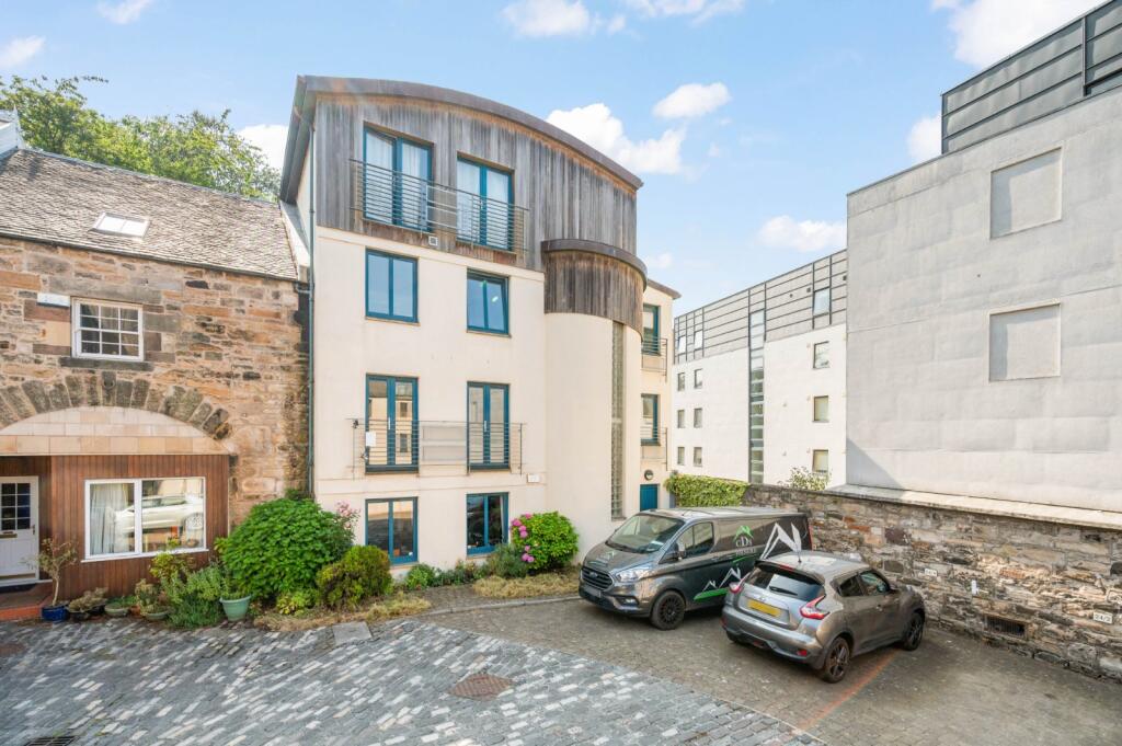 Main image of property: 24/2 Lochend Close, Edinburgh, EH8