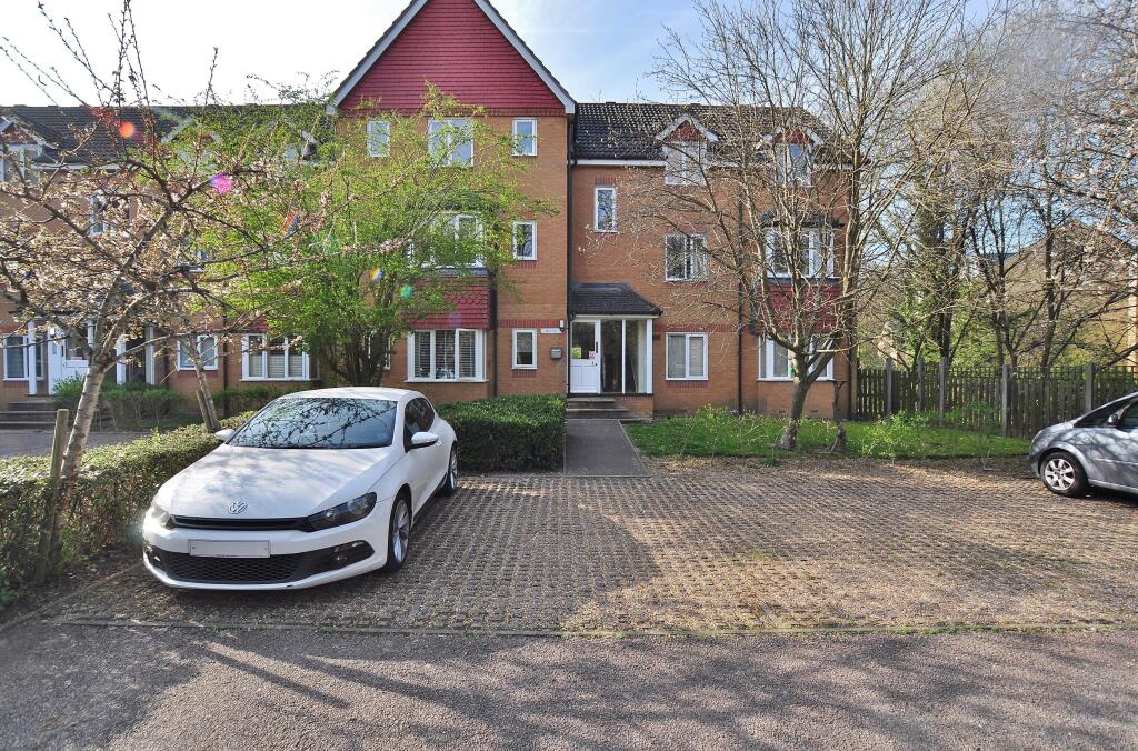 Main image of property: Redoubt Close, Hitchin