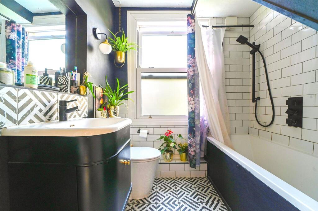 Apartment in London, Clapton Park, Homerton - More
