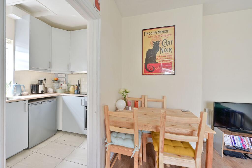 Apartment in London - View 5