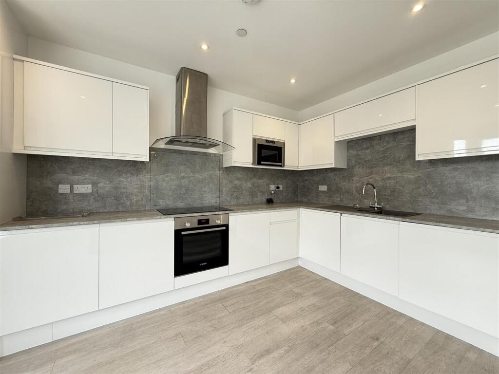 Apartment in Poole - View 5