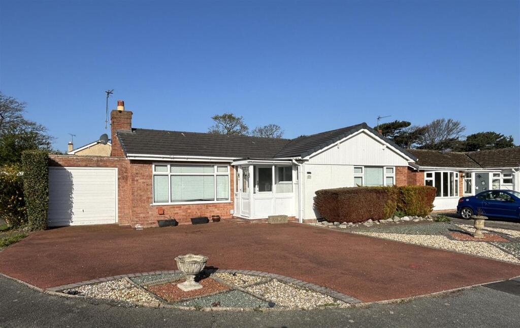 2-bed detached on Kinmel Avenue, Abergele, £265,000