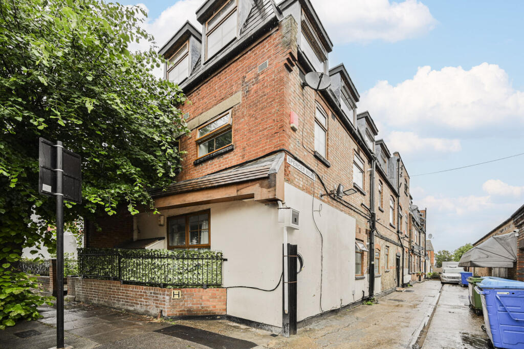 Main image of property: Spencer Mews, Palmers Green, London, N13