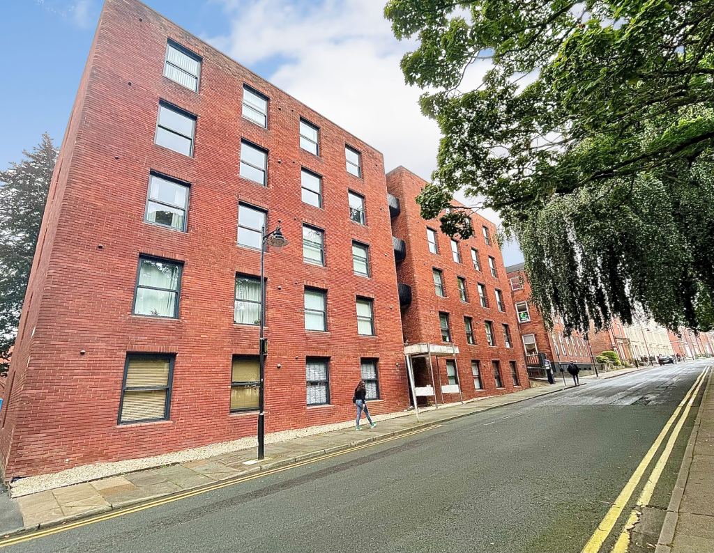 1-bed apartment on 16 Cross Street,  Preston, PR1, £70,000