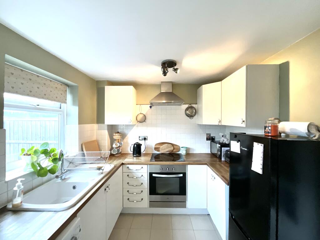 Stratford Close, Nottingham, NG4 photo 2