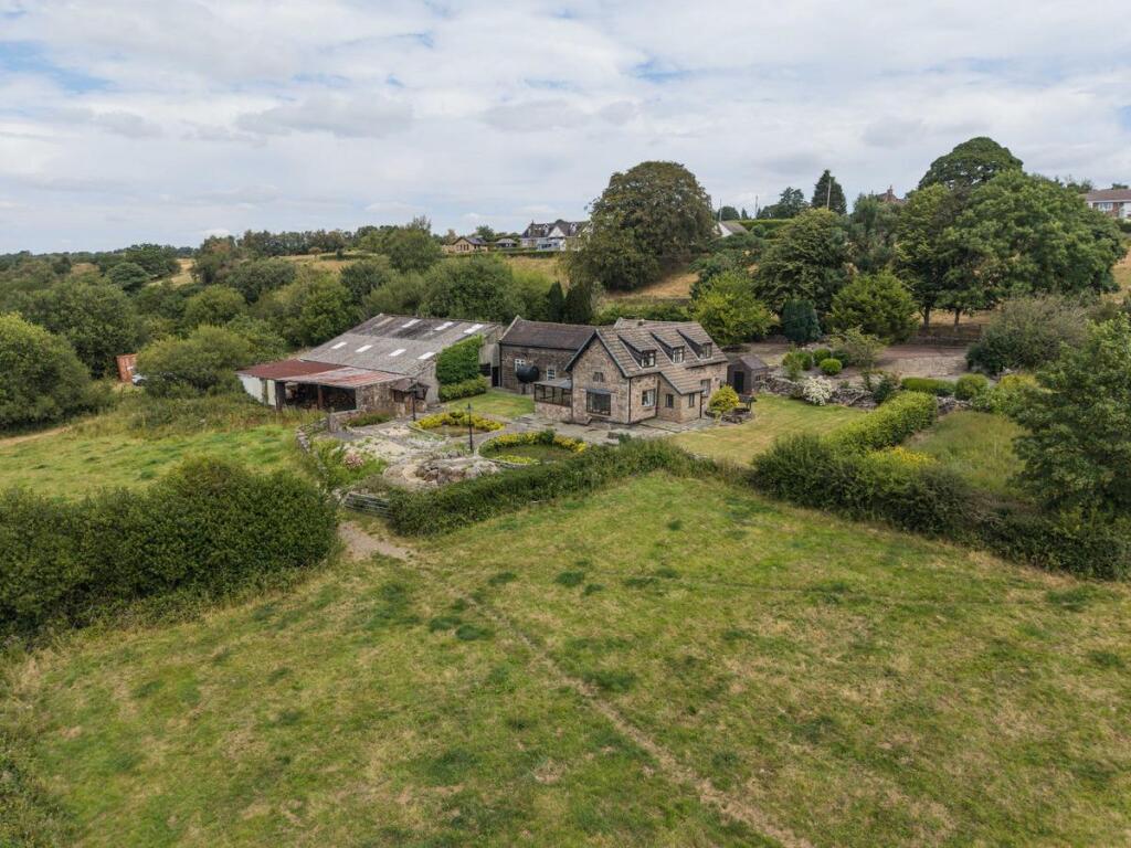 House in Stoke-on-Trent - More
