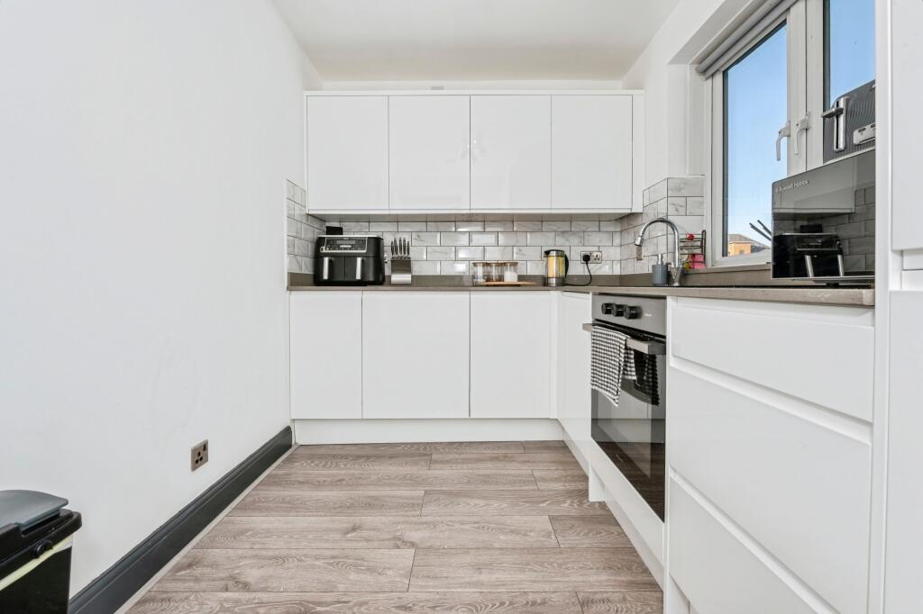 Clifton Road, Gravesend, DA11 - View 2