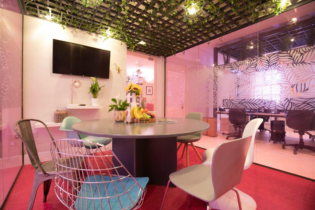 4 Meeting Room.jpg