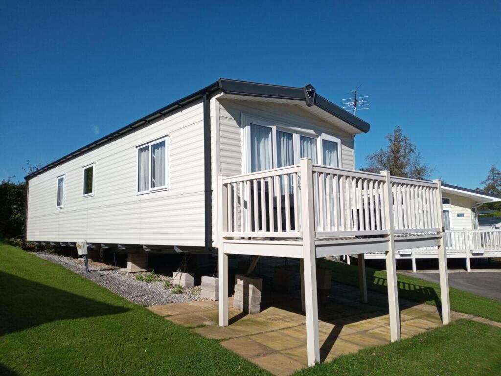 2-bed caravan on Ribble Valley Country & Leisure Park, Paythorne, Clitheroe, BB7 4JD, £25,000
