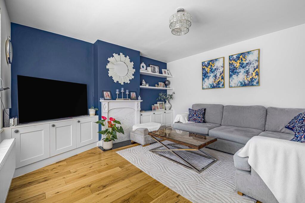 House in Croydon - View 4