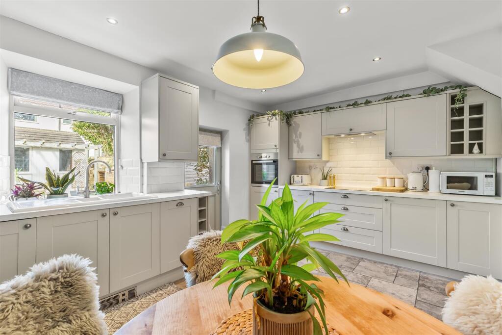 Peel Place, Ilkley - View 3