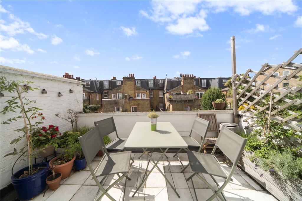 Apartment in London - View 5