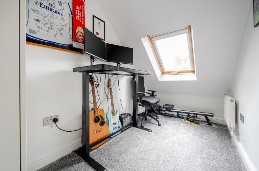 House in Worthing, West Sussex - More