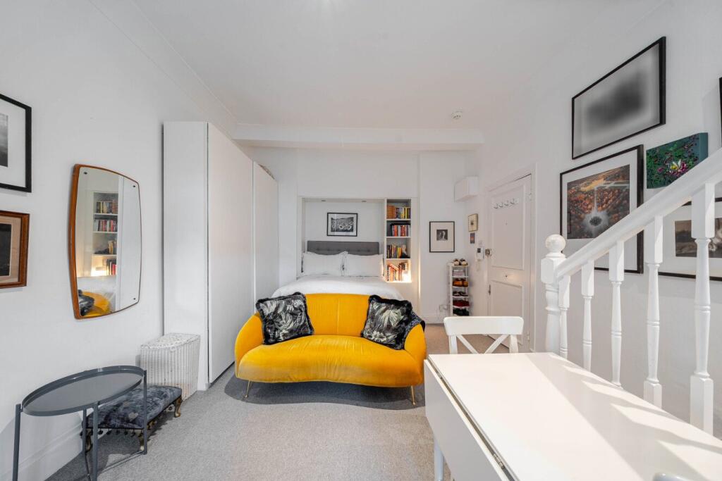 Apartment in London - More