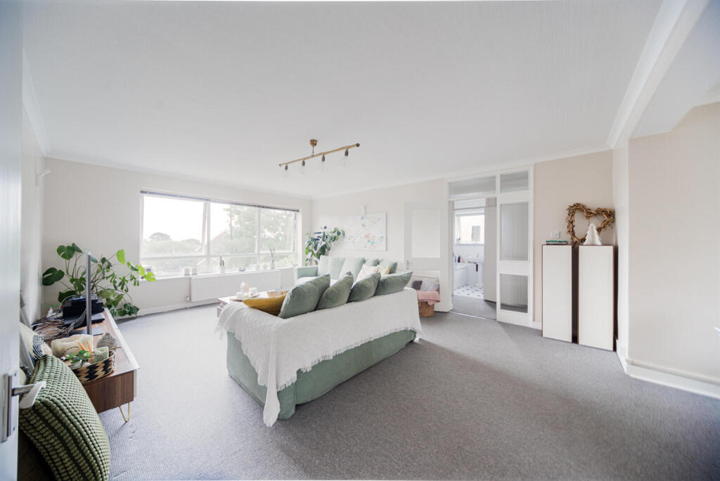 Main image of property: The Pines, Oakwood, N14