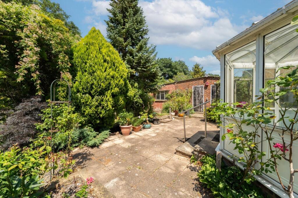 House in Sutton - View 4